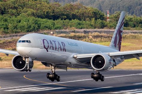 boeing 777 vs airbus a330|Comparing The Airbus A330 To The Boeing 777 .
